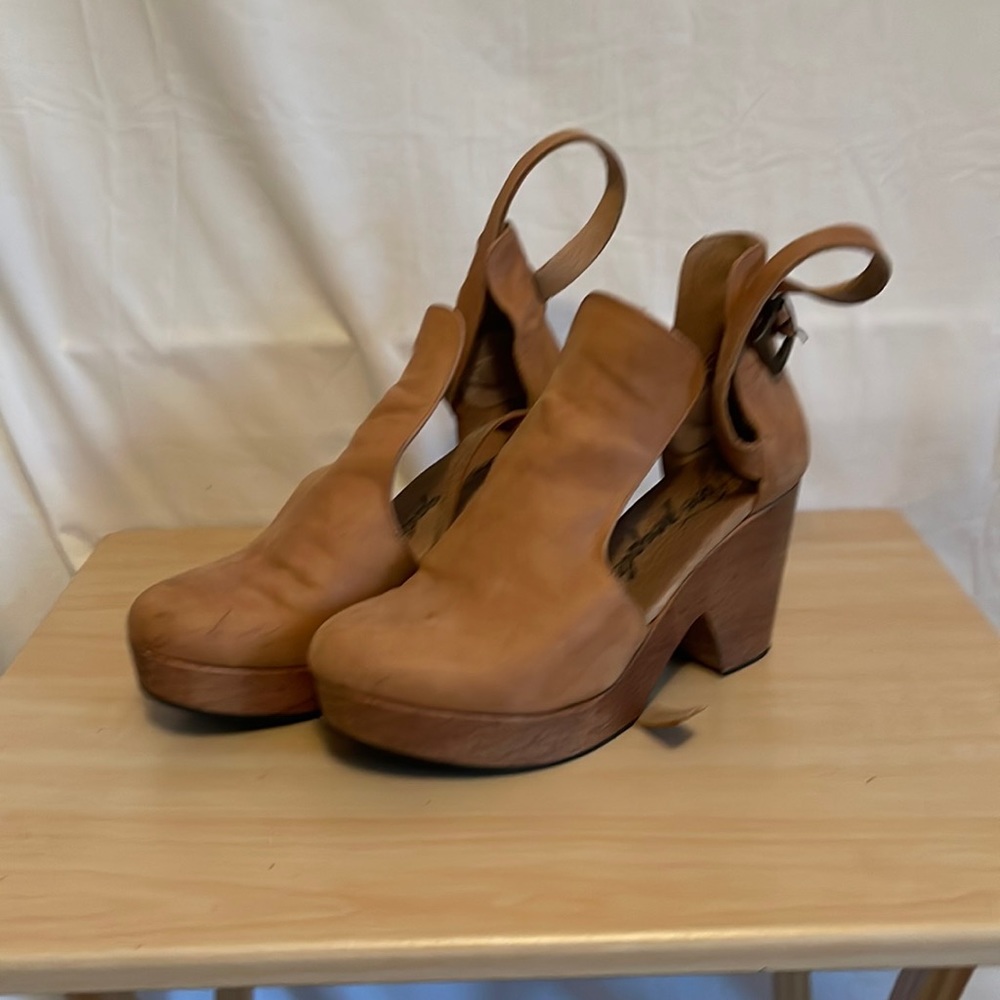 Tan free people wedges size 8
